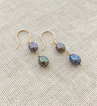 Load image into Gallery viewer, Peacock Double Oval Pearl Earrings

