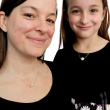 Load image into Gallery viewer, Mother Daughter Pearl Necklaces. Gold Mommy Necklace and Heart Necklace Set. Sterling Silver or Gold
