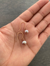 Load image into Gallery viewer, Pink Pearl Earrings. Small freshwater pearl earrings.
